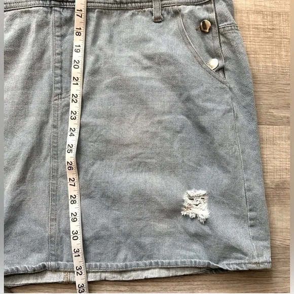 205 Collins Women’s Distressed Denim Overall Mini Skirt - Picture 6 of 7
